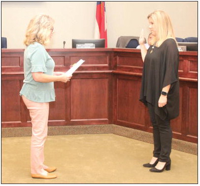 Evans Takes Oath of Office  For Vidalia City Council