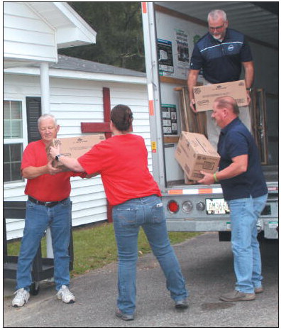 Dot Foods Donates $36,000 of Supplies to Local Food Pantries