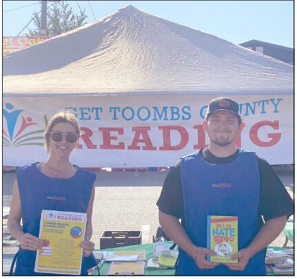 Walmart Donates Over 200 Books to Ferst Readers of Toombs County