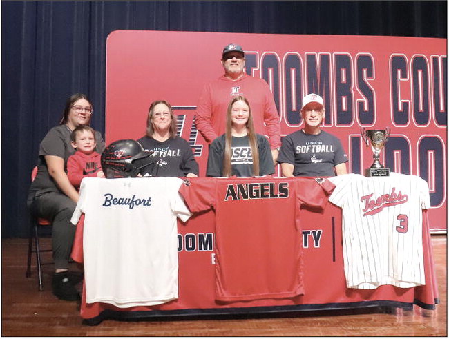 Cantwell & Powell Sign To Play College Softball