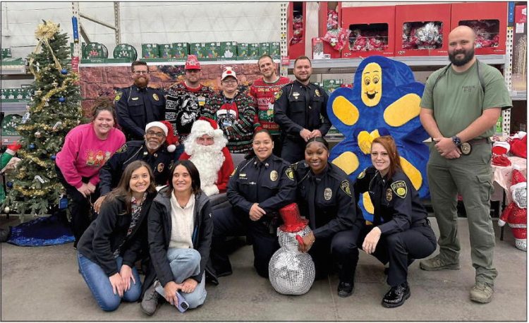 Shop with a Cop Brings Joy to Students and Vidalia PD