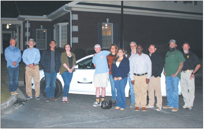 Lyons Donates Car to Gardens of Hope